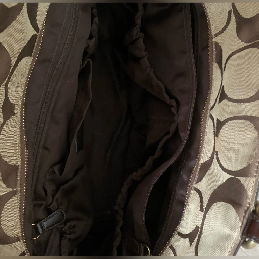 Vintage Coach Tote and or Diaper Bag 7 pockets inside, 2 outside slots & zipper - Picture 10 of 17